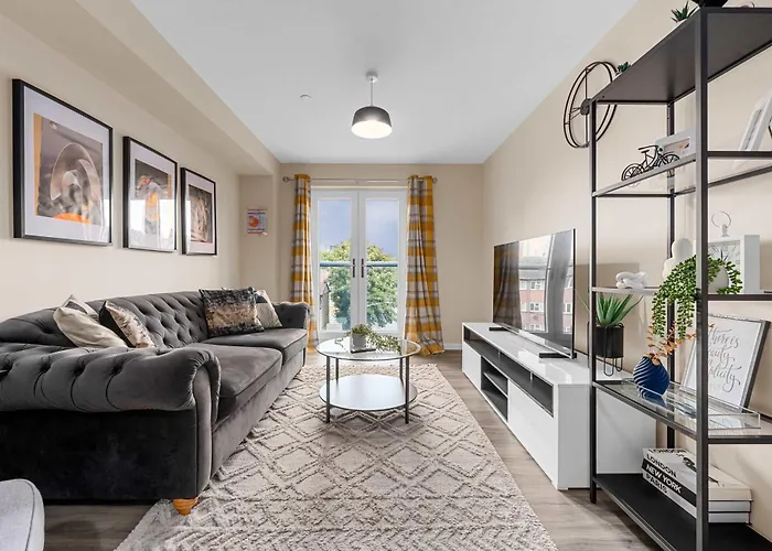 2 Bed Free Parking Mcr Apartment By City Superhost