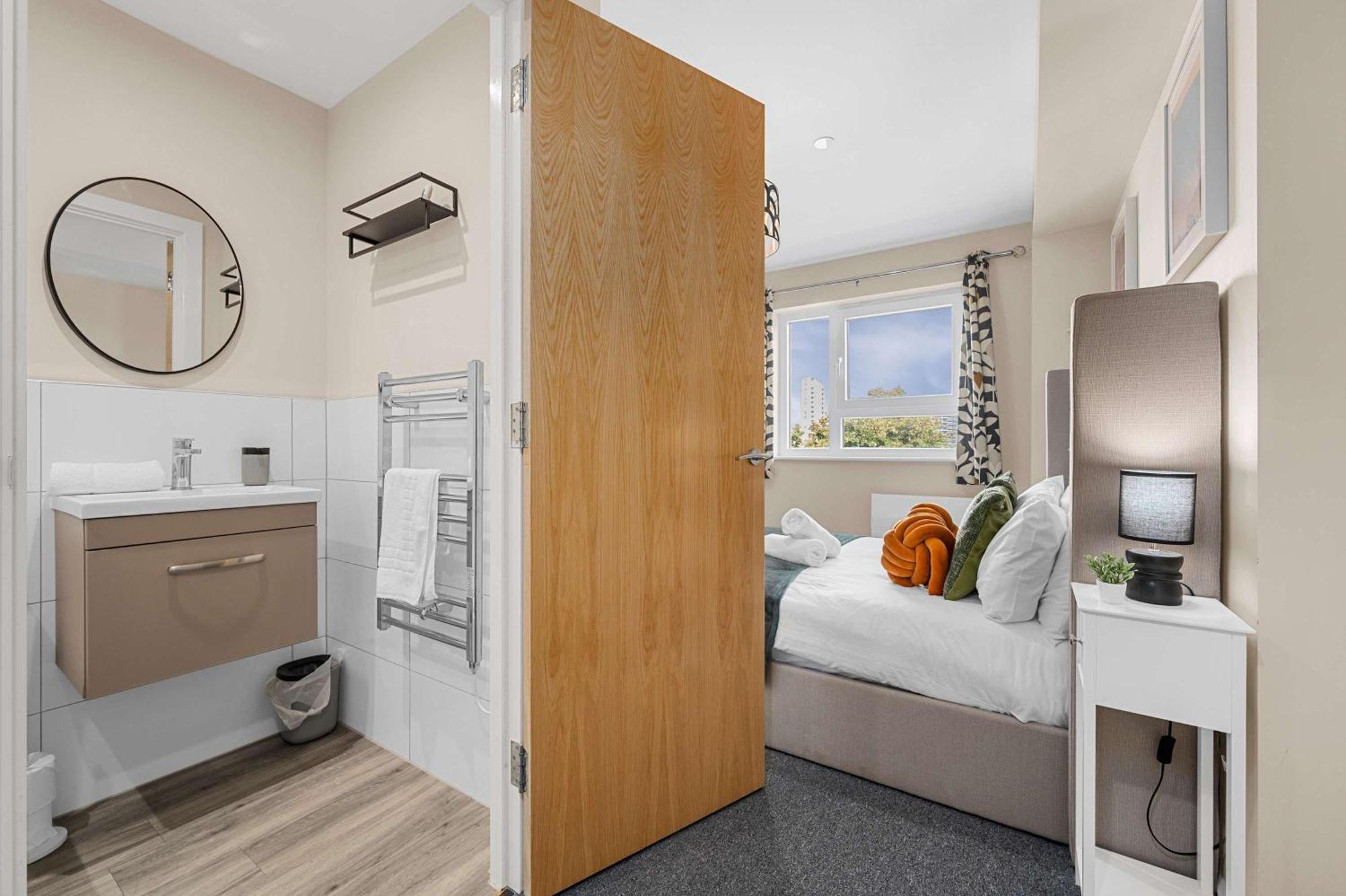 2 Bed Free Parking Mcr By Superhost